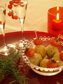 鱈とチーズの一口コロッケ&シャンペン・マイクロトマト添え